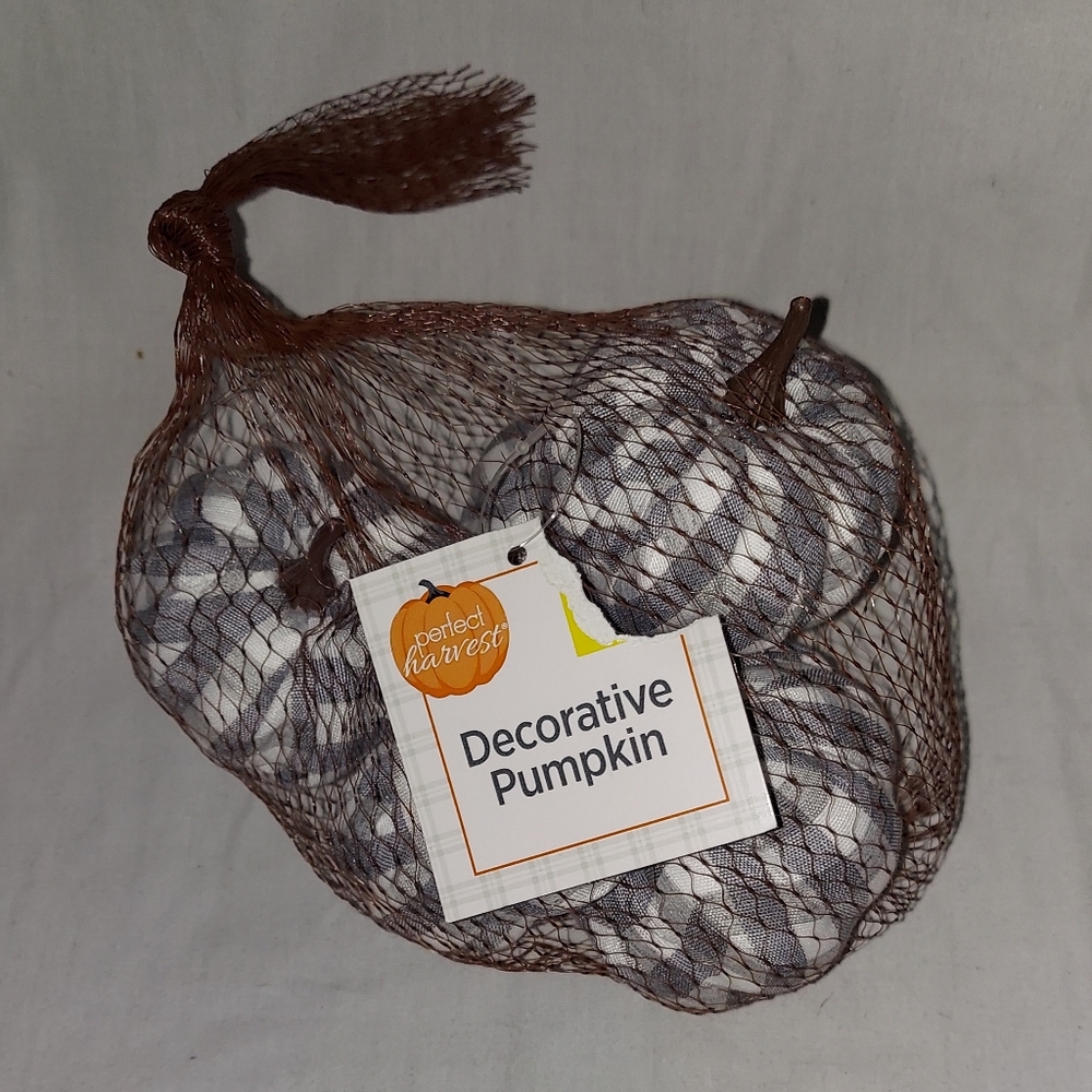 Decorative pumpkins